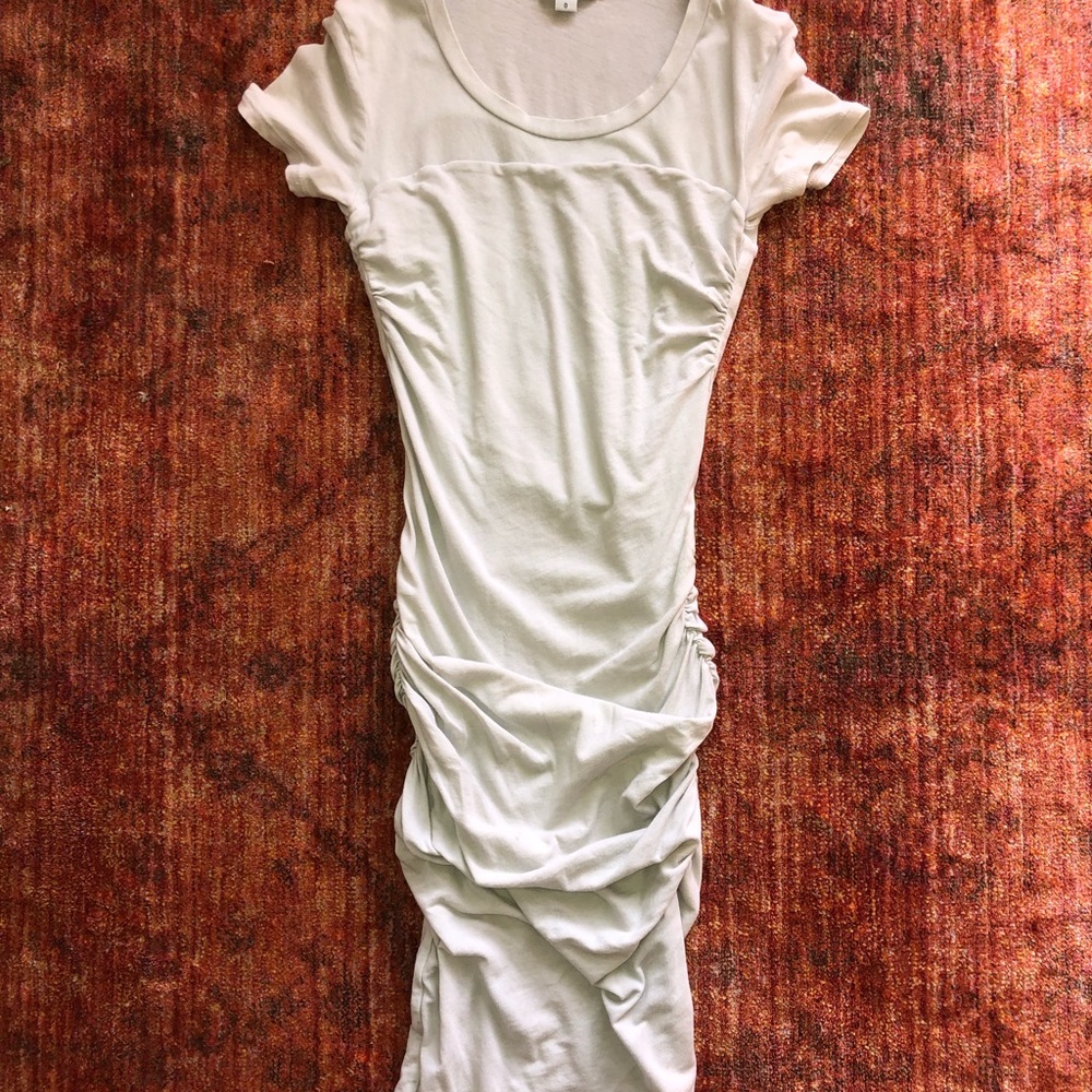 Comfy fitted dress, soft cotton.